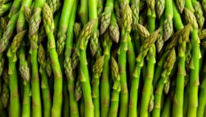 Grüner Spargel aus der Pfanne: Warum 90 Sekunden bei starker Hitze den Unterschied machen