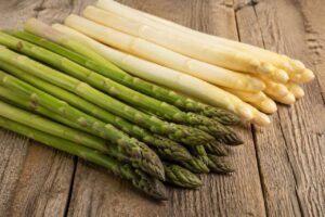 Laut Ernährungs-Docs: Warum Spargel im Mai bei Blähungen besser verträglich ist als gedacht